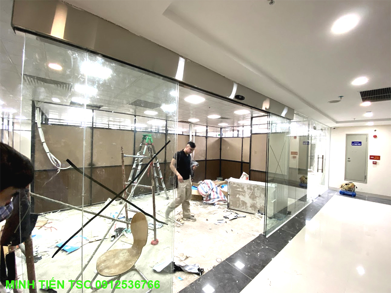 Cửa tự động MIRE lắp tại tòa nhà SunSquare Hà Nội