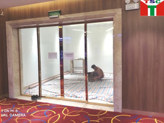 Cửa tự động Nhật Bản